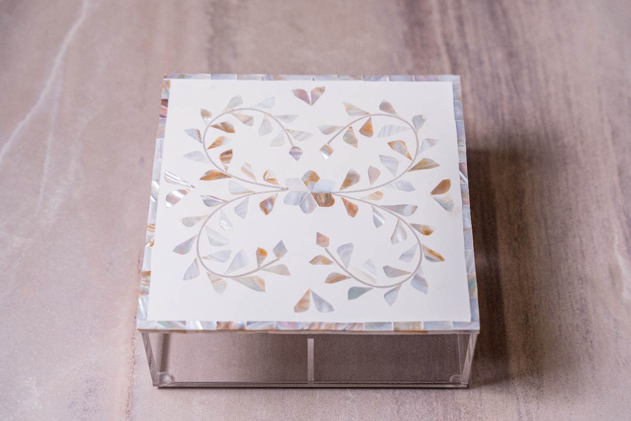 white floral acrylic box 1